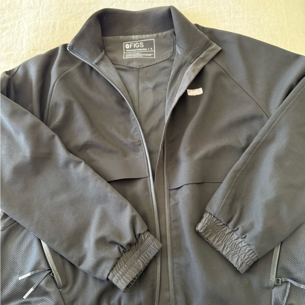 FIGS women Sydney Black Jacket